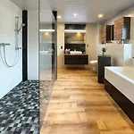 Am Hang, Sky-entertainment, Dazn, Carport, Alles Barrierefrei