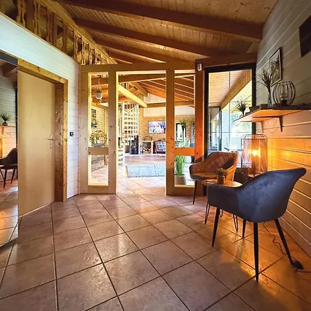 Am Hang, Sky-entertainment, Dazn, Carport, Alles Barrierefrei 別荘 ブランケンブルク