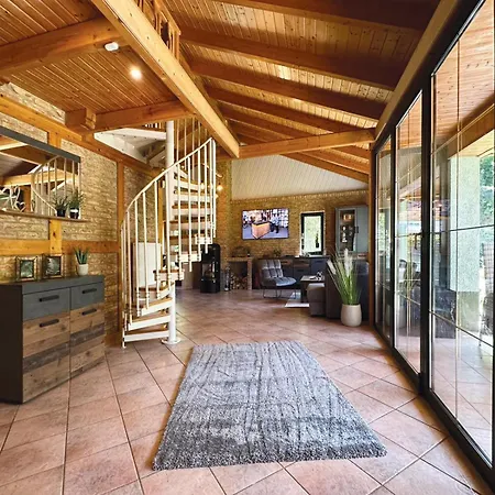 Am Hang, Sky-entertainment, Dazn, Carport, Alles Barrierefrei ブランケンブルク